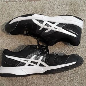 Asics Volleyball court shoes size:9